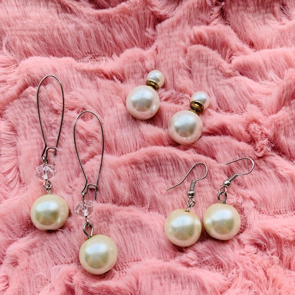 Jewelry - 3 sets of  imitation pearl earrings.